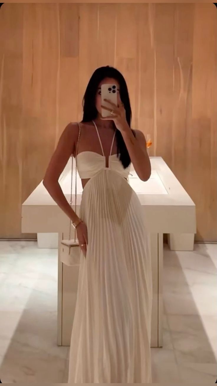 Niulatu White Pleated Prom Dress Long Party Evening Dress HZ1007