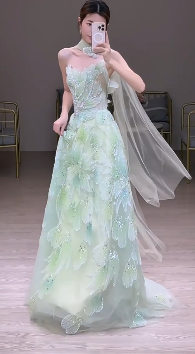 Niulatu Strapless Green A-Line Birthday Dress Tulle Long Prom Dresses Elegant Evening Gowns with Beading HZ1026
