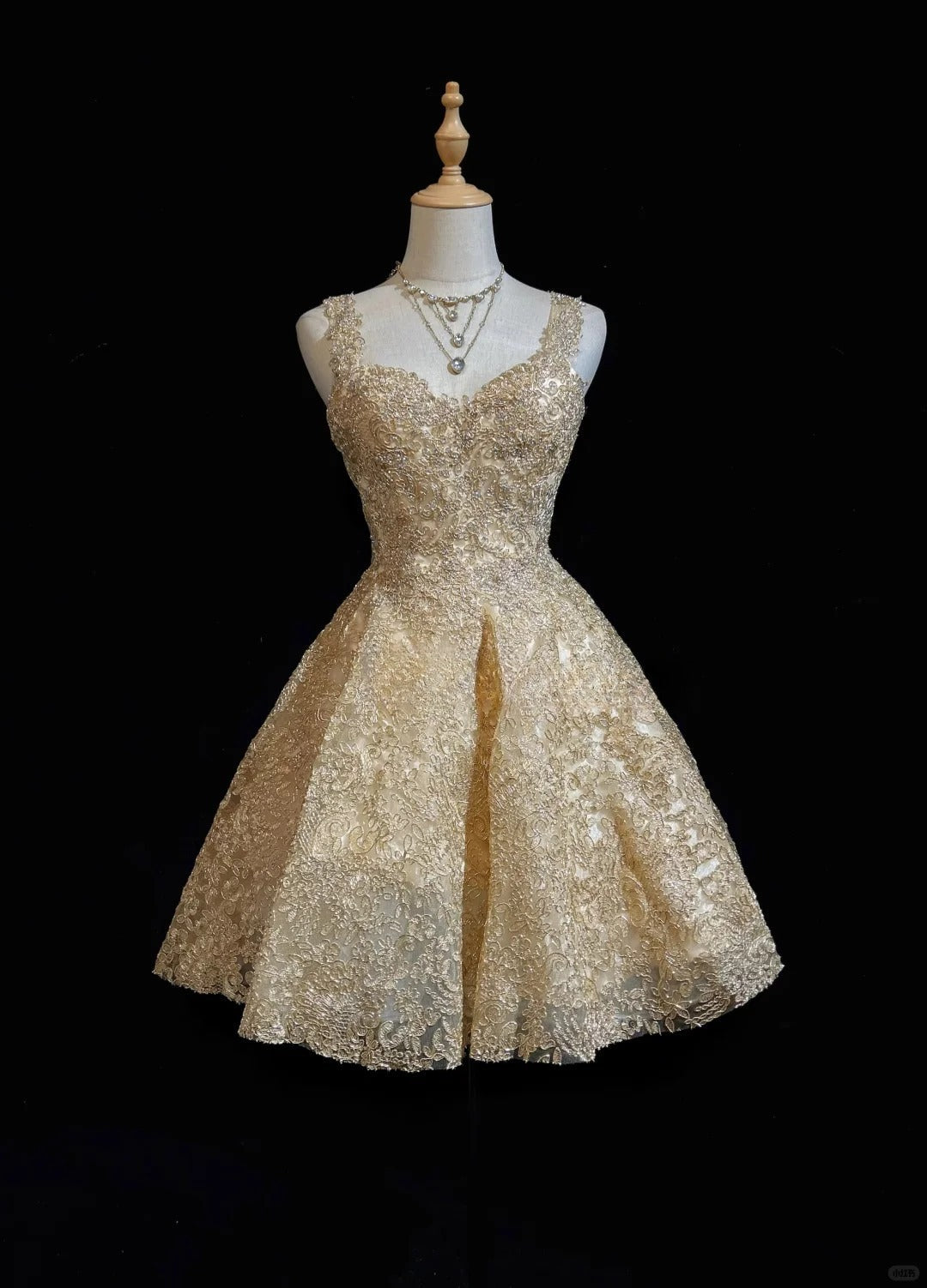 Niulatu Gold Sweetheart Neck A-Line Tulle Sequin Short Prom Dresses Sweet 16 Dress HZ1031