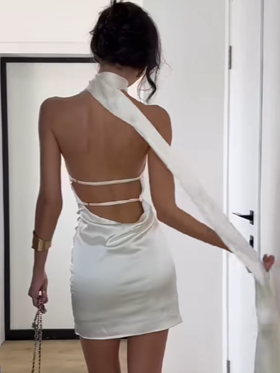 Niulatu White Bodycon Short Prom Dresses Satin Backless Homecoming Dresses White Birthday Dresses HZ1026