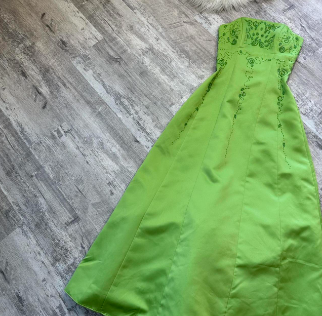 Niulatu Strapless A-Line Satin Beaded Long Prom Dresses, Green Formal Evening Dresses HZ1026