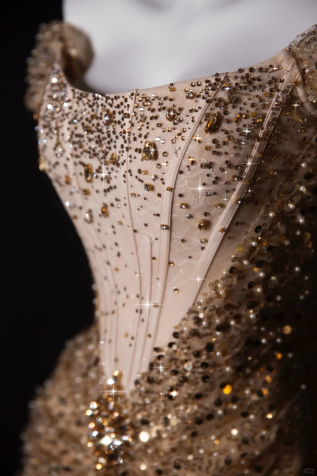 Niulatu Off-the-shoulder Sheath Long Prom Dresses Tulle Sequins Gold New Year's Evening Dresses Sparkly Birthday Dresses HZ1026