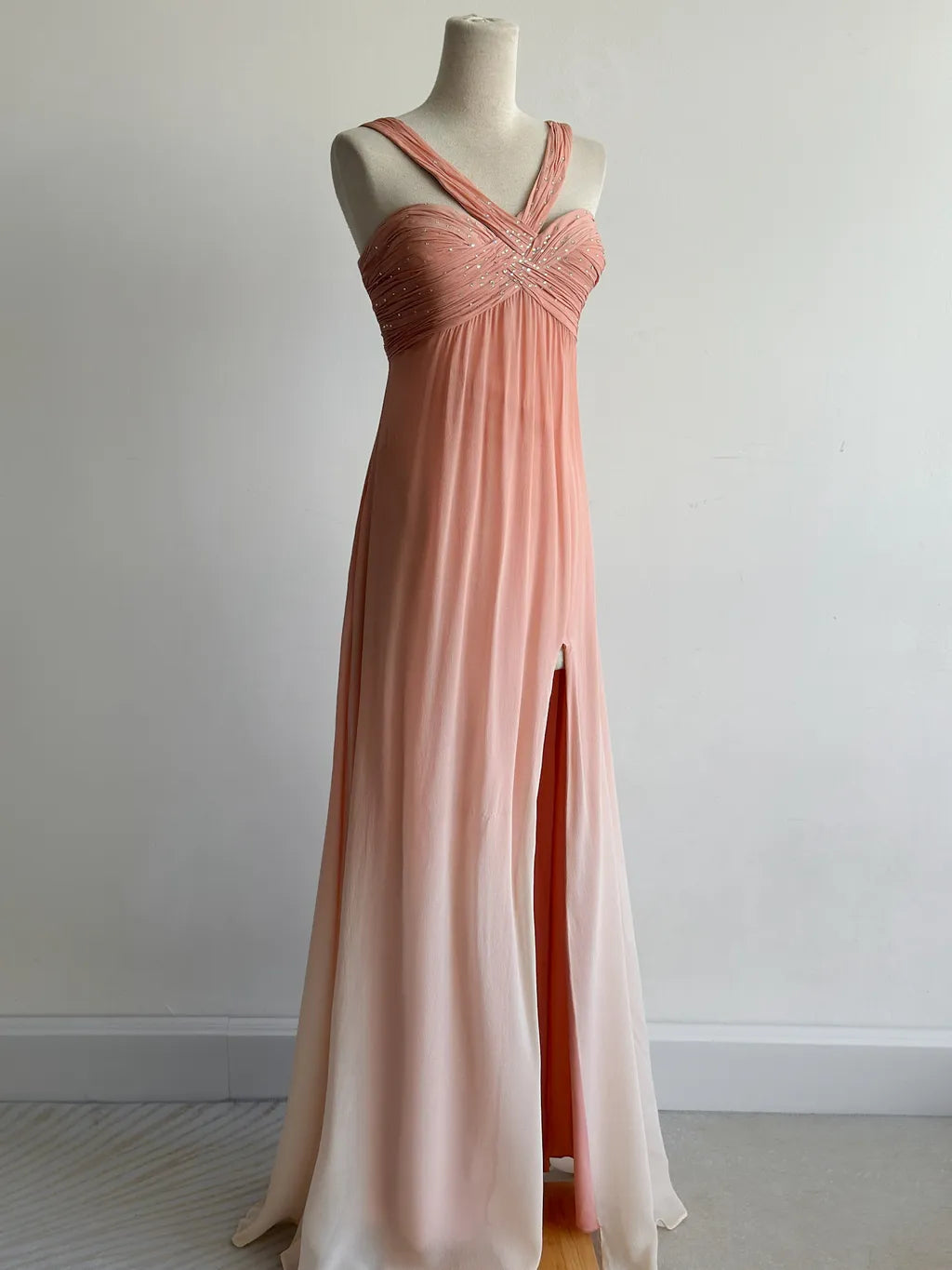 Niulatu V-neck Sheath Long Prom Dresses Vintage Chiffon Peach Evening Dress with Slits HZ1026