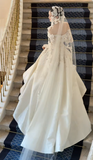 Niulatu Off-the-shoulder Ball Gown White Long Wedding Dresses Long Sleeve Bridal Gowns Applique Satin Bridal Dresses HZ1026