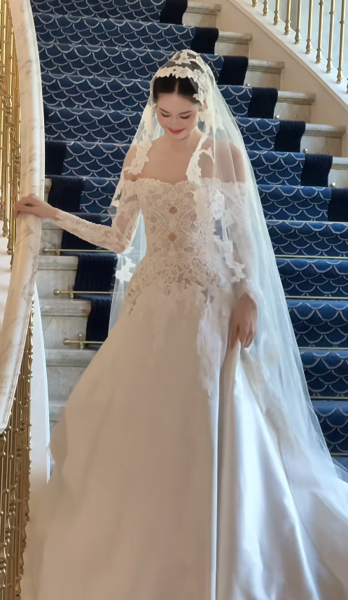 Niulatu Off-the-shoulder Ball Gown White Long Wedding Dresses Long Sleeve Bridal Gowns Applique Satin Bridal Dresses HZ1026