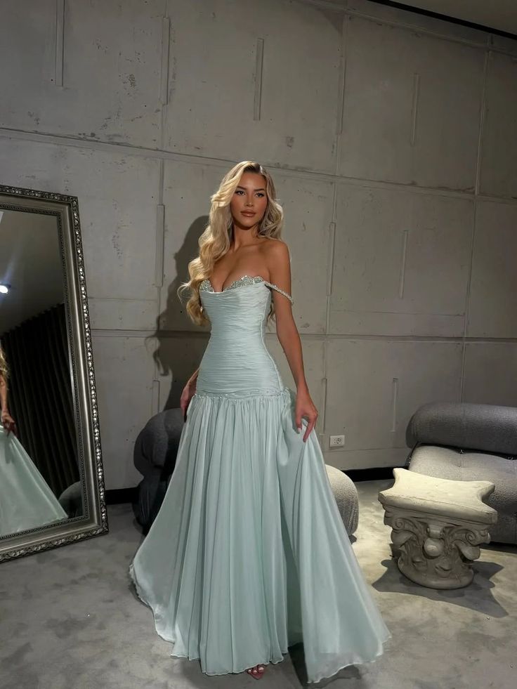 Niulatu Spaghetti Strap A-Line Tiffany Blue Long Prom Dresses Chiffon Sleeveless Formal Dresses Tiffany Blue Evening Dresses HZ1026