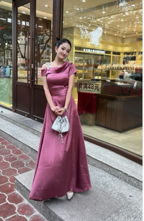Niulatu Red Sheath Satin Bridesmaid Dresses Red Formal Evening Dresses HZ1026