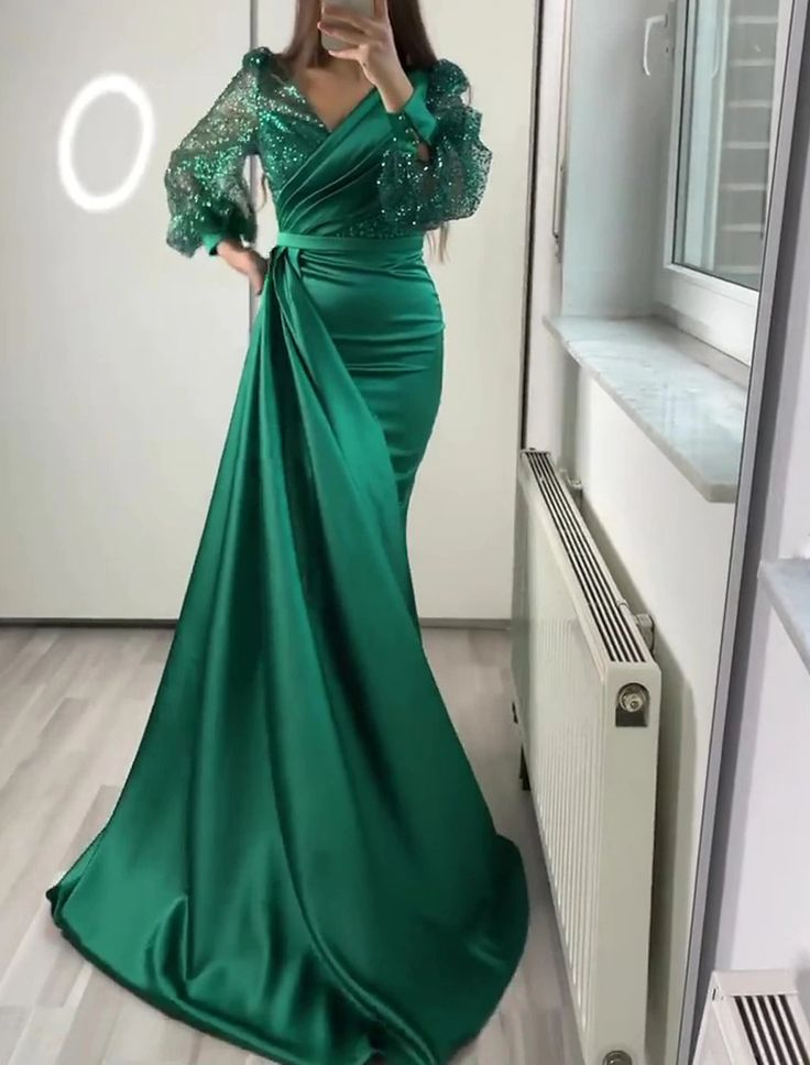 Niulatu Green Mermaid V Neck Satin Evening Dress Long Sleeves HZ1007