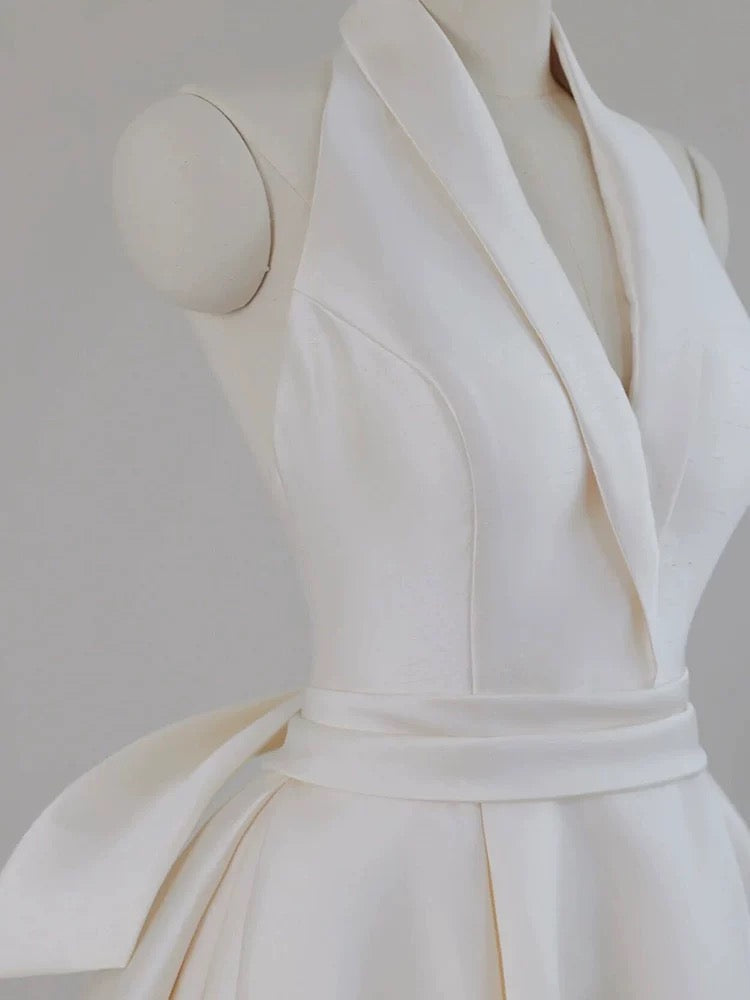 Niulatu Ball Gown Halter Neckline Satin Pleats White Wedding Dresses SD2113