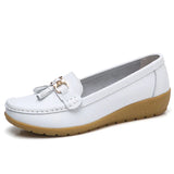 Niulatu Women Shoes Spring Autumn Cow Leather Flats Women Footwear Slip On Loafers Mother Moccasins Shoes Female Large Size DJSE