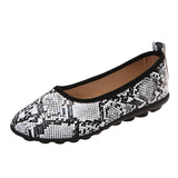 Niulatu New Ladies Loafers Fashion Women Shoes Retro Round Toe Snake Pattern Light Slip on Flat Casual Shoes Outdoor Walking Shoes DJSE