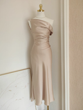 Niulatu Sheath Boat Sleeveless Champagne Satin Party Dress Holiday Dresses SD349