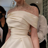 Niulatu A-Line Evening Gown Elegant Dress Formal Floor Length Short Sleeve Illusion Neck Satin with Ruched Beading Prom Dress HZ1110