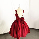 Niulatu Red Satin Backless Vintage Style Party Dress Homecoming Dresses with Bow HZ1110