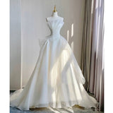 Niulatu Ball Gown Strapless Tulle Long White Wedding Dresses With Ruffles HZ1110