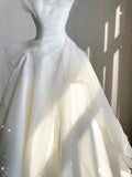 Niulatu Ball Gown Strapless Tulle Long White Wedding Dresses With Ruffles HZ1110