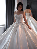 Niulatu Ball Gown Sweetheart Sleeveless White Lace Wedding Dresses With Beads HZ1110