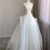 Niulatu Ball Gown Strapless Sleeveless White Tulle Wedding Dresses With Ruffles HZ1110