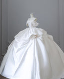 Niulatu Ball Gown Off The Shoulder White Short Sleeves Floral Satin Wedding Dresses With Ruffles HZ1110