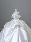 Niulatu Ball Gown Off The Shoulder White Short Sleeves Floral Satin Wedding Dresses With Ruffles HZ1110