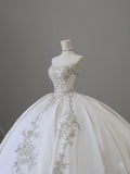 Niulatu Ball Gown Strapless White Lace Satin Long Wedding Dresses Brides Dress S3811