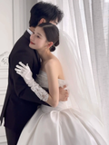 Niulatu Elegant Ball Gown Strapless White Satin Applique With Veil Gloves Long Wedding Dresses HZ1110