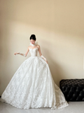 Niulatu Ball Gown Strapless White Lace With Gloves Long Wedding Dresses HZ1110