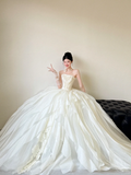 Niulatu Ball Gown Strapless White Satin Tulle Applique With Gloves Long Wedding Dresses HZ1110