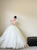 Niulatu Ball Gown Strapless White Satin Tulle Applique With Gloves Long Wedding Dresses HZ1110