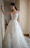 Niulatu Ball Gown Spaghetti Straps Tulle Lace Applique Long Wedding Dresses HZ1110