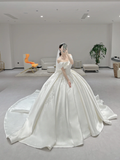 Niulatu Ball Gown Strapless Satin Pleated Applique With Veil Long Wedding Dresses HZ1110