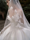 Niulatu Ball Gown Strqpless Satin Applique With Veil Gloves Long Wedding Dresses HZ1110
