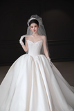 Niulatu Elegant Ball Gown Strapless Satin Applique With Veil Gloves Long Wedding Dresses HZ1110