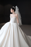 Niulatu Elegant Ball Gown Strapless Satin Applique With Veil Gloves Long Wedding Dresses HZ1110