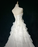 Unique Bridal Gown Ball Gown Strapless Lace Sleeveless White 50s Wedding Dresses Modest Bridal Gowns HZ1214