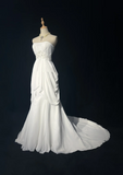 Retro Bridal Gown 1960s A line Strapless Sleeveless Chiffon Pleated Beads Long White Wedding Dresses Elegant Bridal Gowns HZ1214