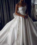 Princess Bridal Dress Ball Gown Strapless Sleeveless Satin White Appliques Wedding Dresses Pretty Bridal Gowns HZ1214