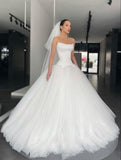 Unique Bridal Gown Ball Gown Strapless Tulle Sleeveless White Wedding Dresses Modest Bridal Gowns HZ1214