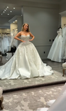 Classic Brides Dress Ball Gown Sweetheart Lace White Wedding Dresses Minimalist Bridal Gowns HZ1214