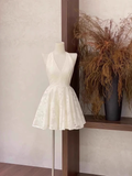 Niulatu A Line Halter V Neckline Short White Women's Holiday Dresses SD214