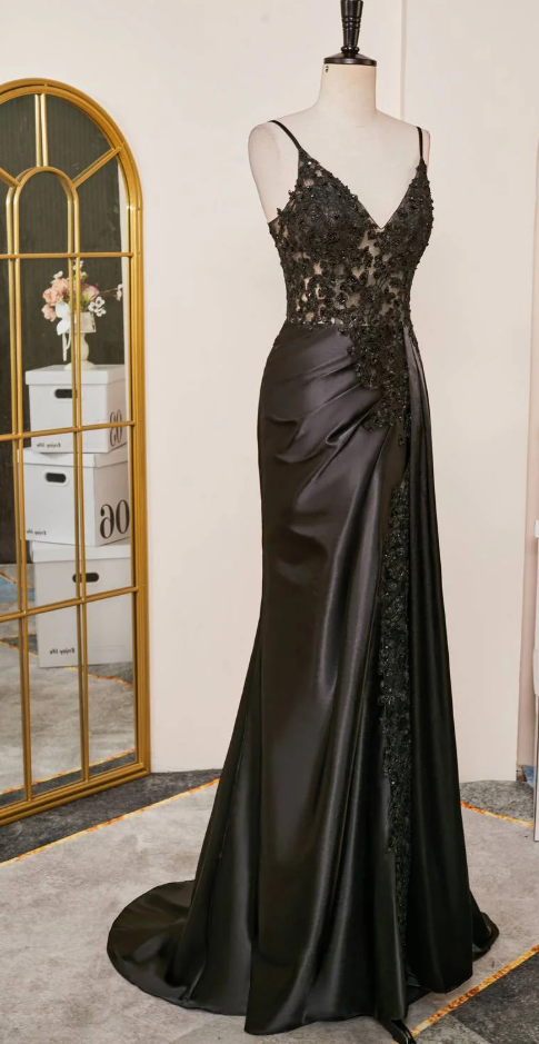 Niulatu Black Spaghetti Straps Evening Dresses Satin Sheath Long Prom Dresses with Slits HZ1026