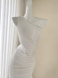 Niulatu sleeveless dress with ruffled slits HZ1108