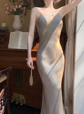 Niulatu Spaghetti Strap Bodycon Dress V Neck Glitter Silk Prom Dress HZ1103