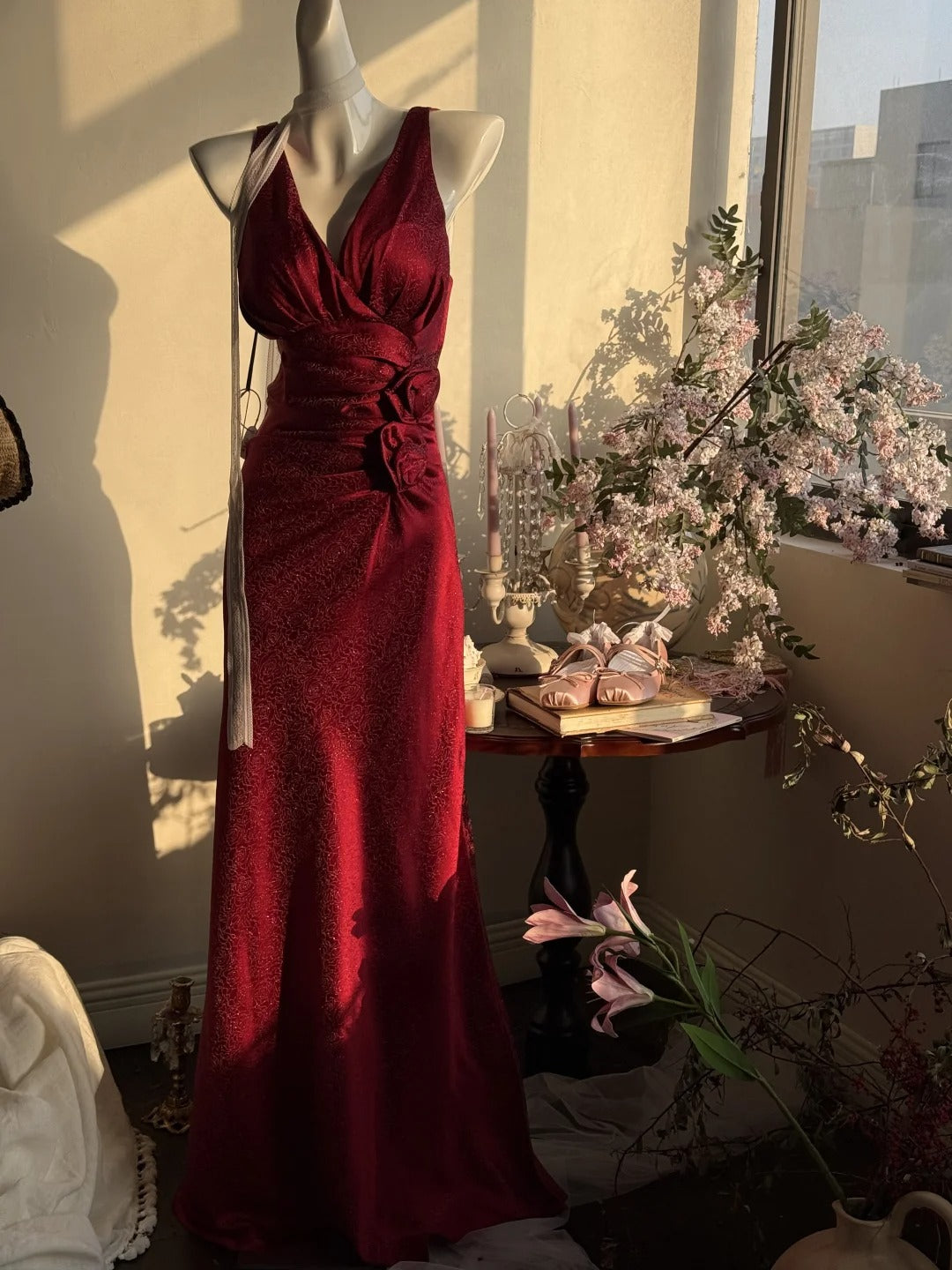 Niulatu Burgundy Mermaid Jacquard Satin V-neck Evening Dress Simple Prom Dress HZ1026