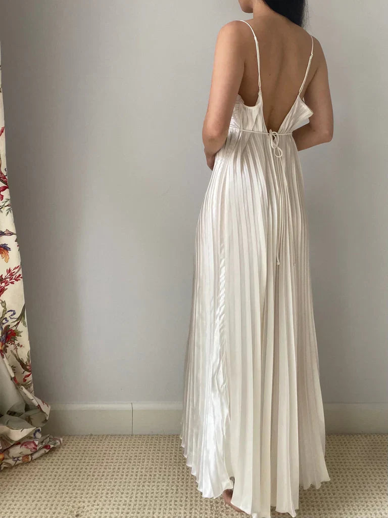 Niulatu Champagne Spaghetti Straps Guest Dresses Sheath Pleated Chiffon Fashion Prom Dress with Backless HZ1103