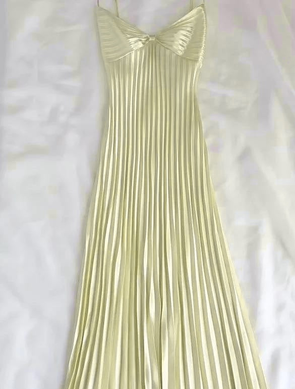 Niulatu Champagne Spaghetti Straps Guest Dresses Sheath Pleated Chiffon Fashion Prom Dress with Backless HZ1103