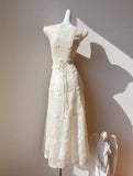 Niulatu Butterfly Embroidery Dress French Summer Vacation Waist Gentle Dress HZ1103