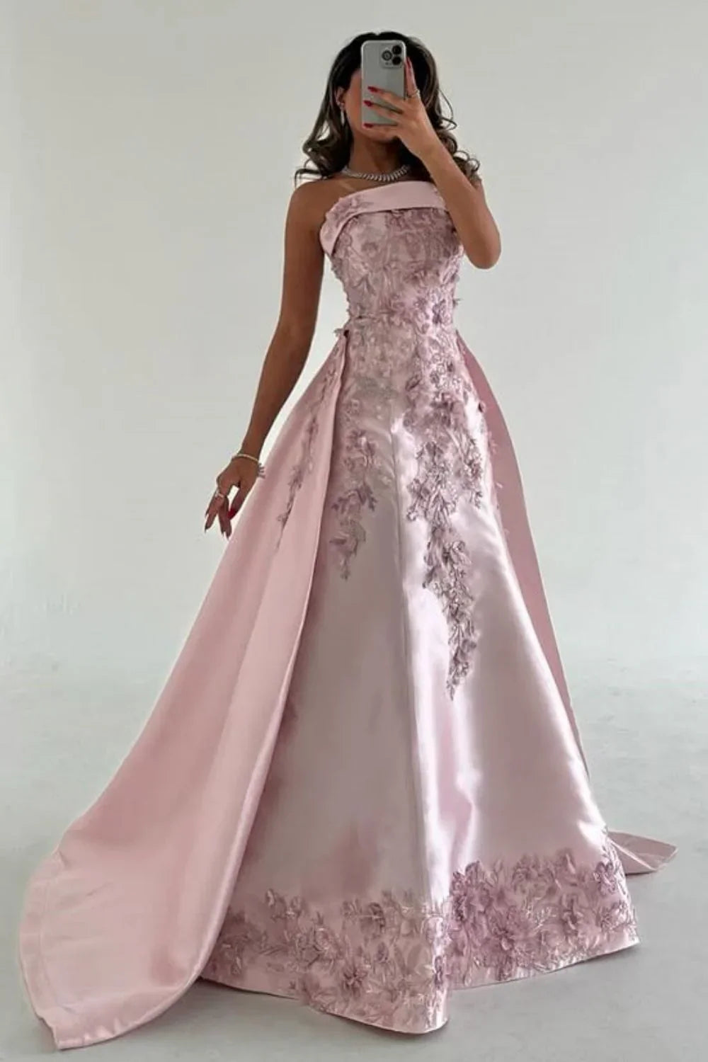 Niulatu Pink A-Line Strapless Satin Prom Dress with Appliques Train Evening Gowns HZ1103