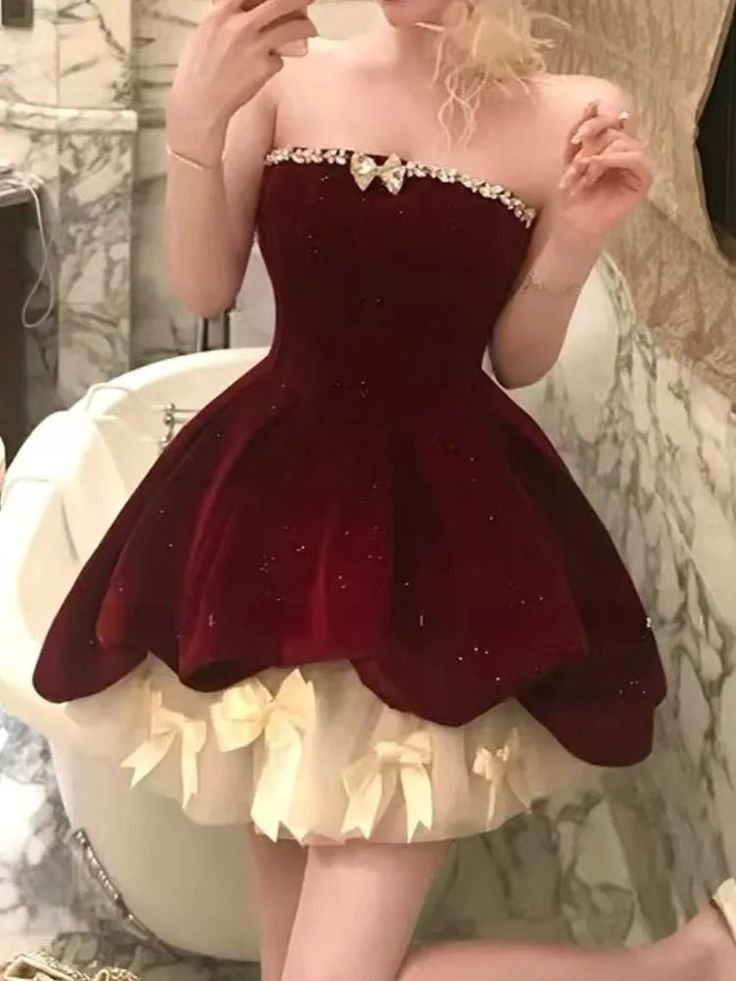Niulatu Red Velvet A-Line Strapless Homecoming Dress Tulle Two-Piece Short Prom Dresses with Bow HZ1103