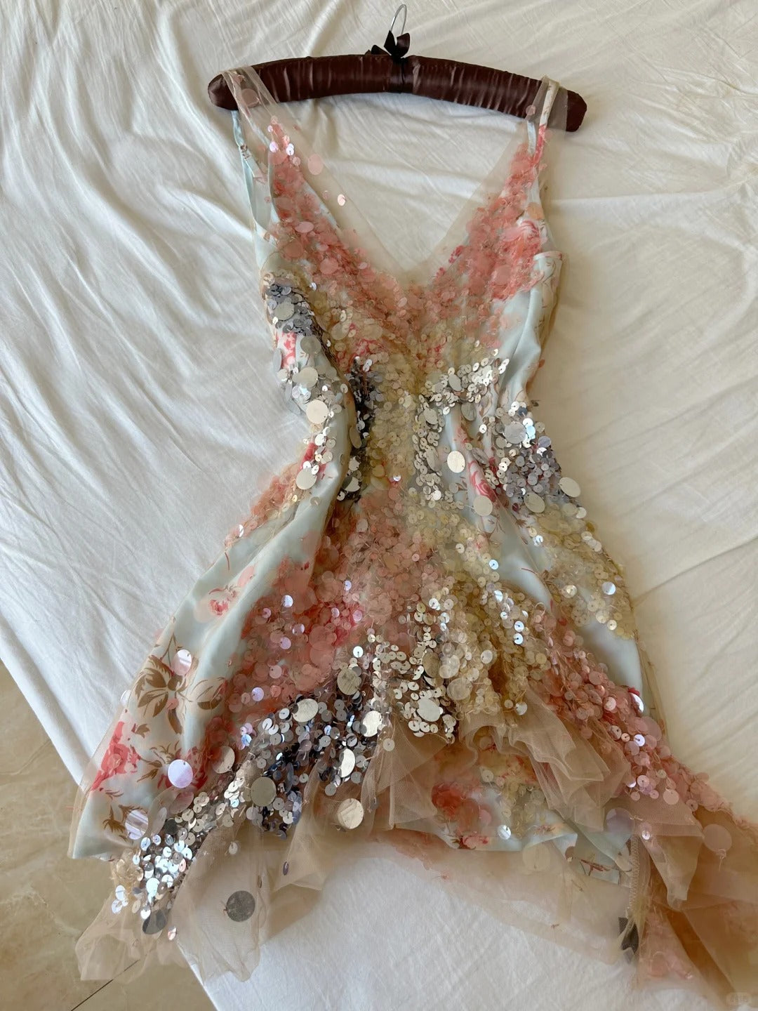 Niulatu V-neck Bodycon Party Dress Sequin Chiffon Short Prom Dresses Sparkly Homecoming Dresses HZ1103